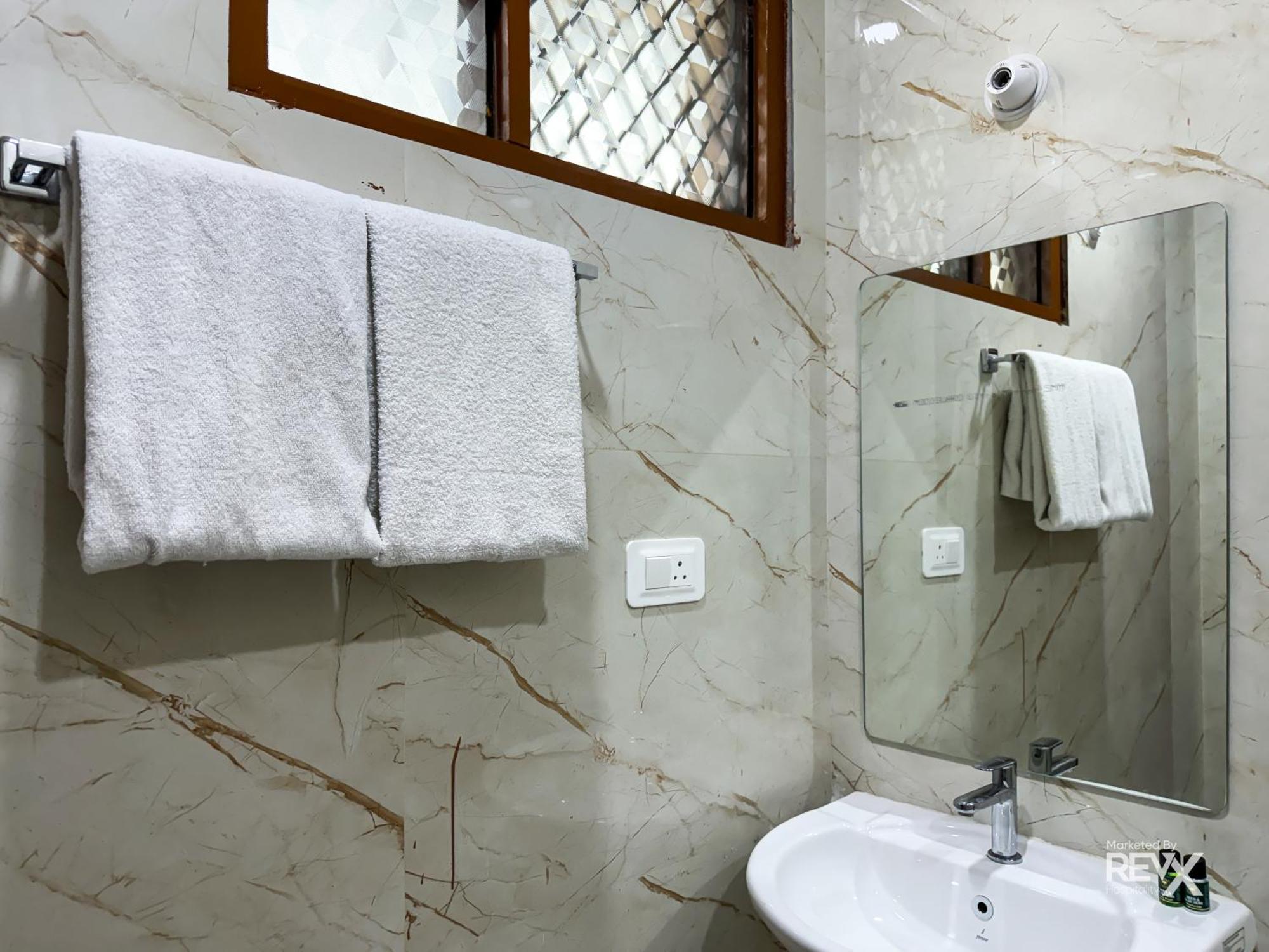 Guru Sadan A Luxe Stay Ayodhya Экстерьер фото
