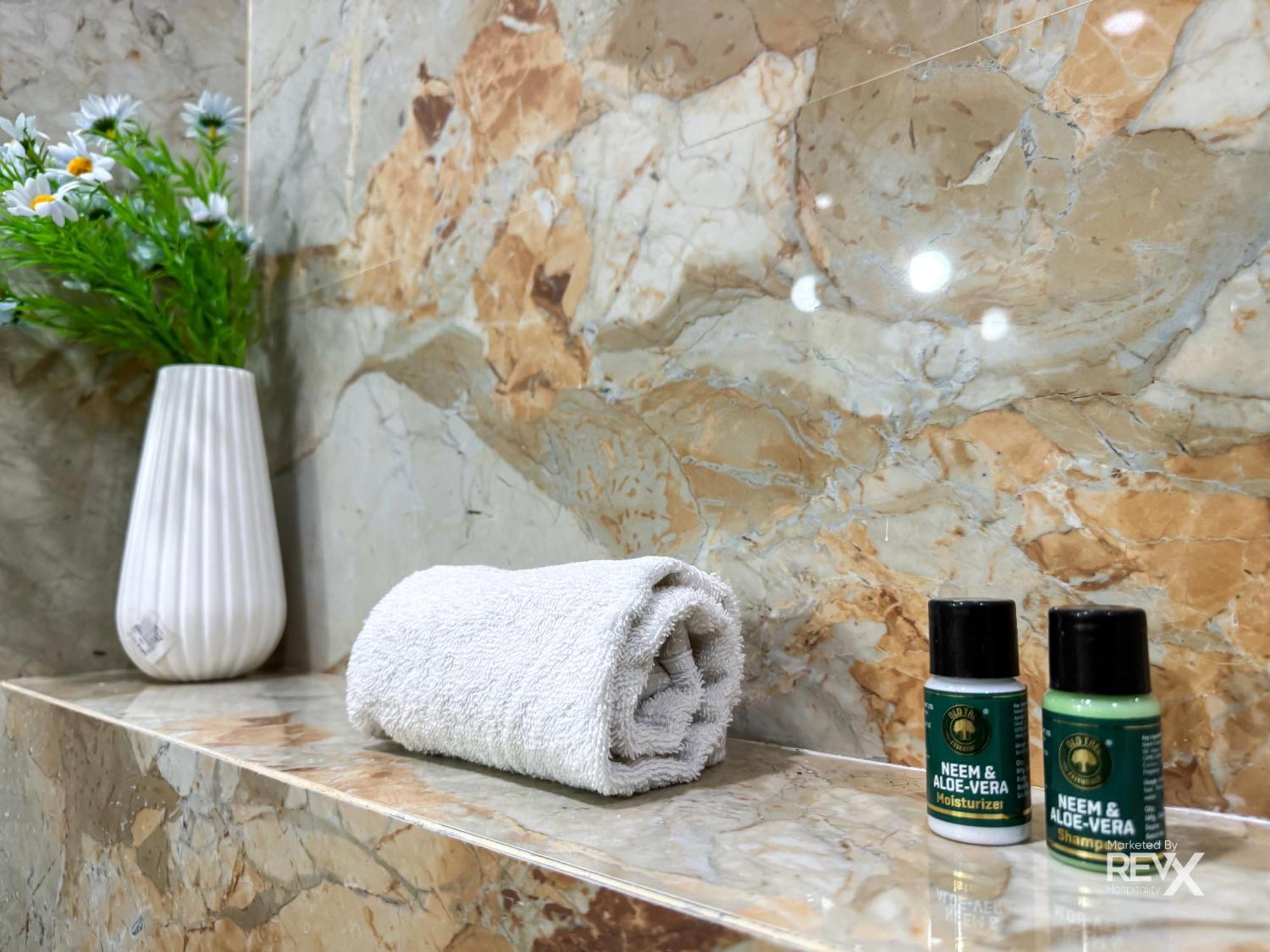 Guru Sadan A Luxe Stay Ayodhya Экстерьер фото