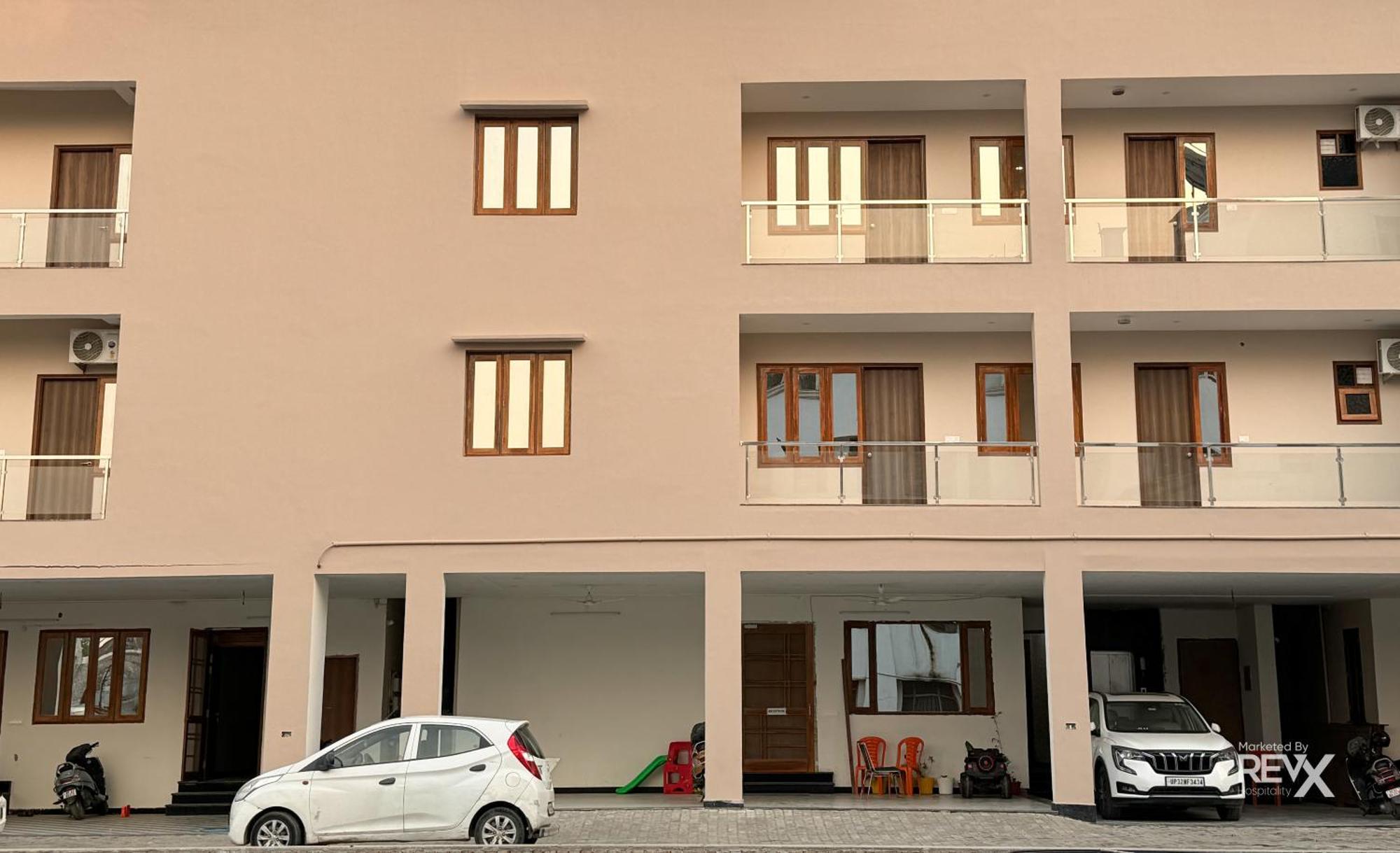 Guru Sadan A Luxe Stay Ayodhya Экстерьер фото