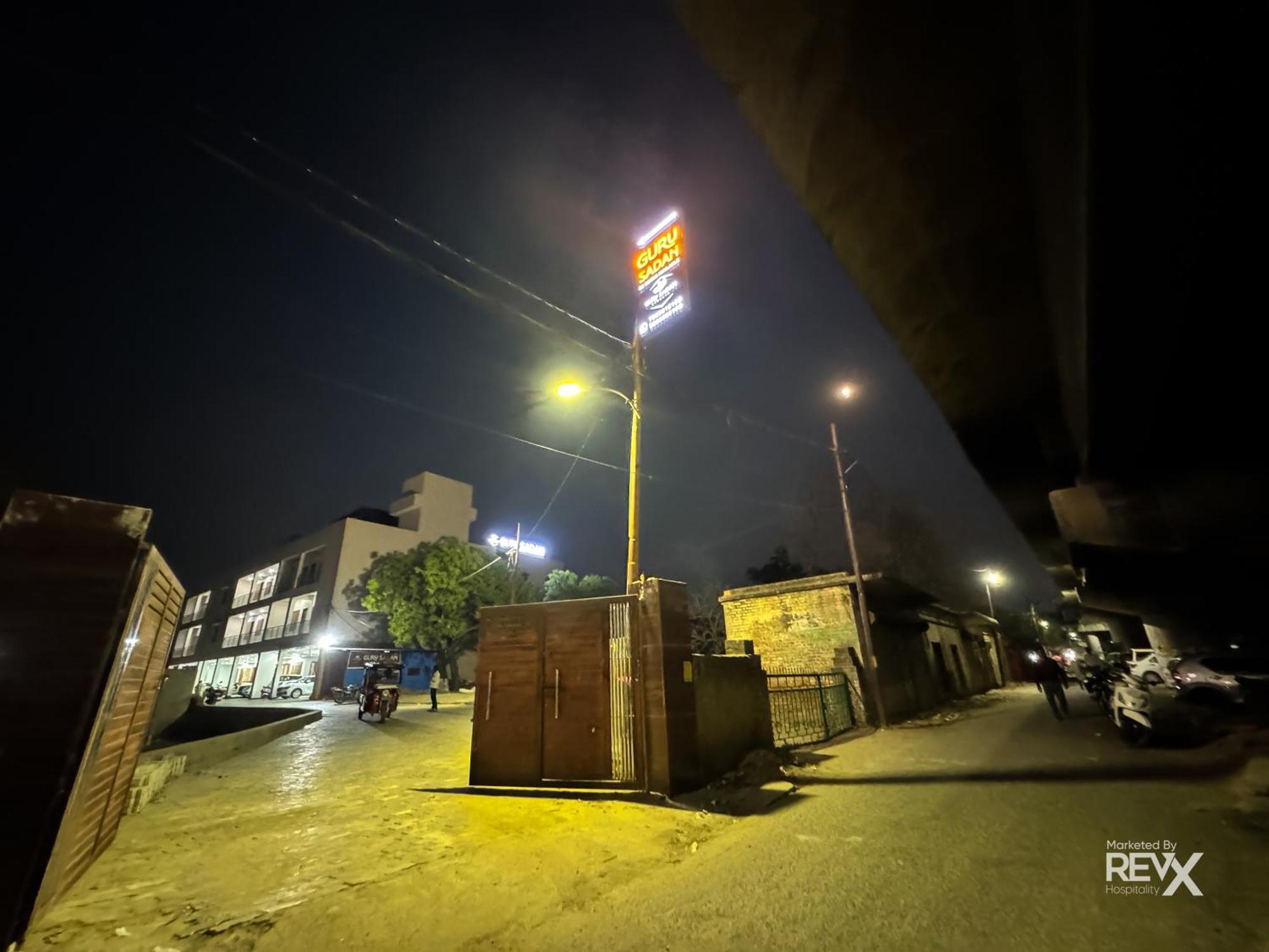 Guru Sadan A Luxe Stay Ayodhya Экстерьер фото