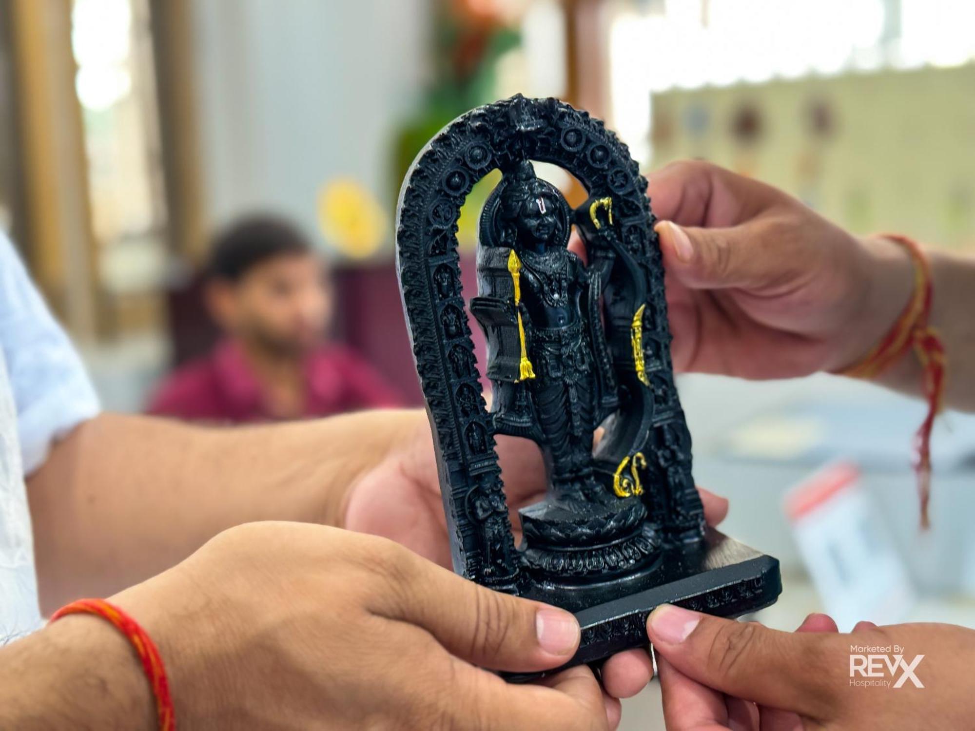 Guru Sadan A Luxe Stay Ayodhya Экстерьер фото