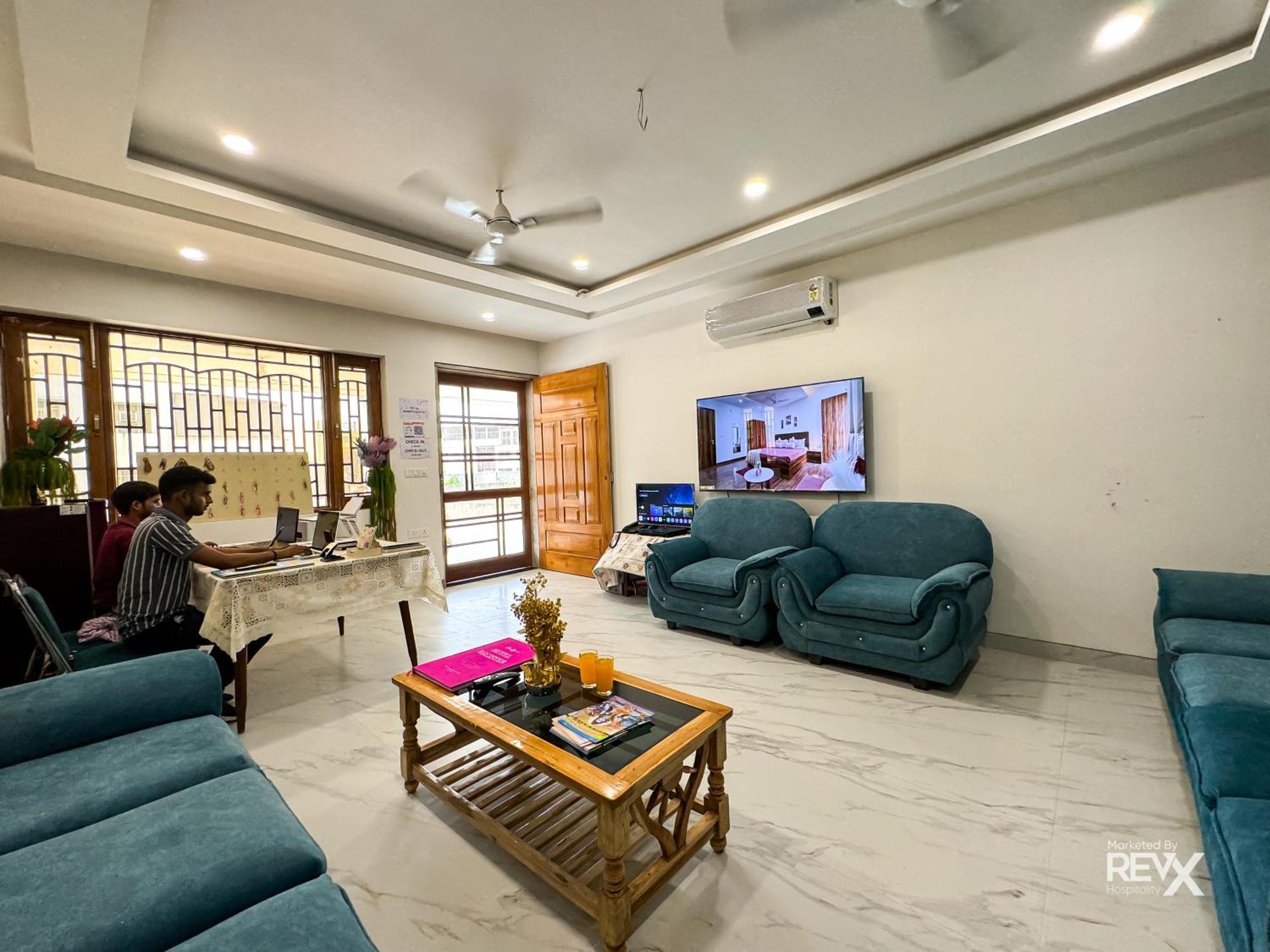 Guru Sadan A Luxe Stay Ayodhya Экстерьер фото