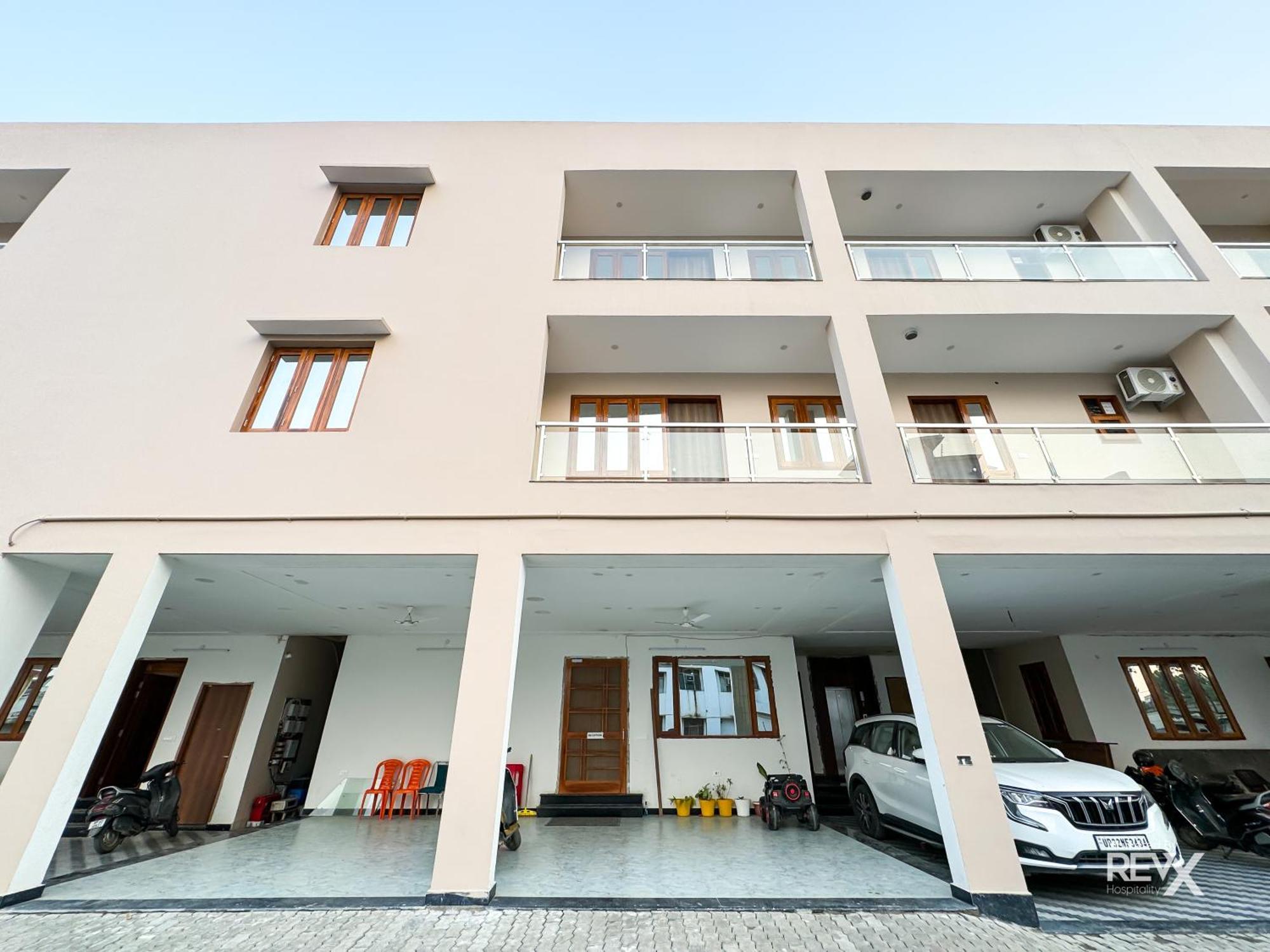 Guru Sadan A Luxe Stay Ayodhya Экстерьер фото